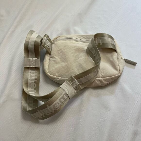 Lululemon Fanny Pack Belt Bag Bum Bag - Picture 5 of 6